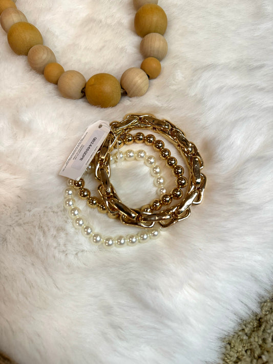 Pearls n Gold Stretch Bracelet