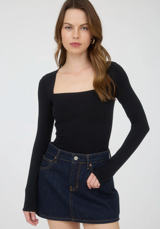 Basic Square Neck Longsleeve